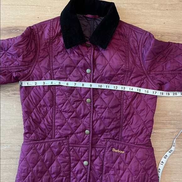 Barbour Women’s Summer Liddesdale Quilted Jacket in a rare Dark Cherry Size US 4 - Picture 11 of 14